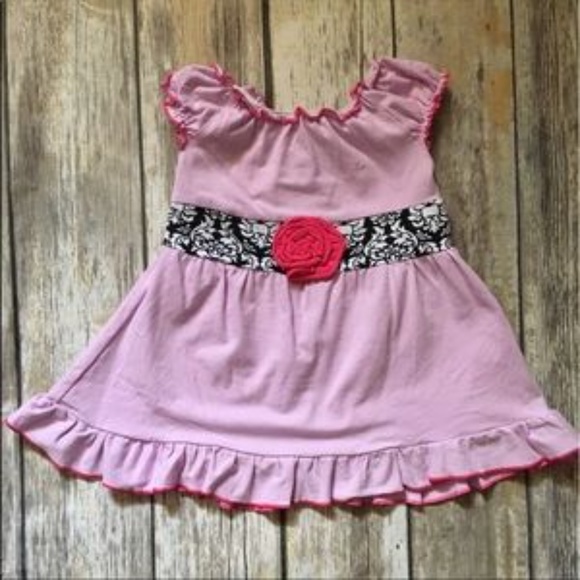 Light Pink With Black & White Design Matching Set - Picture 4 of 6